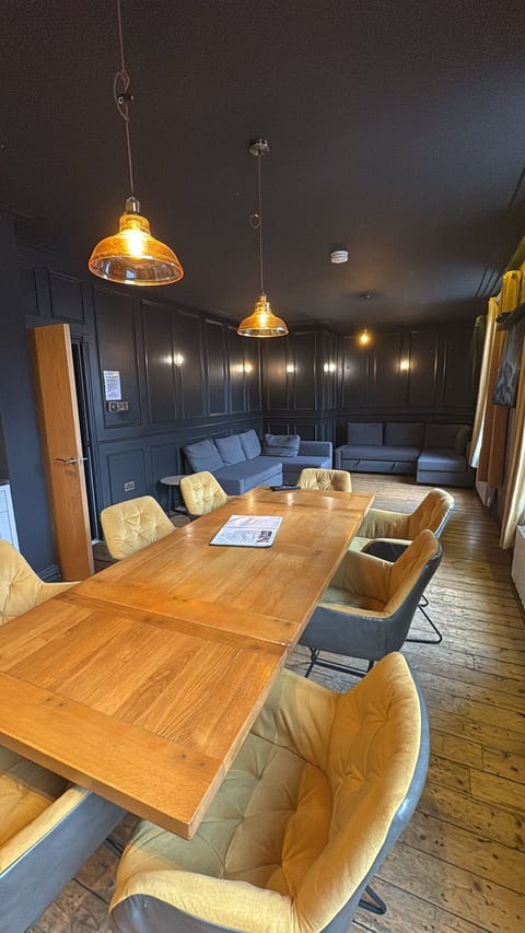 Apartment, Hot Tub | Lounge