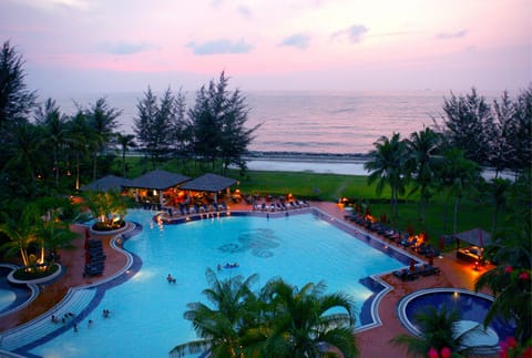 Outdoor pool, pool umbrellas