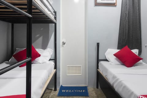 Standard Bunk 3 Bed | Free WiFi, bed sheets