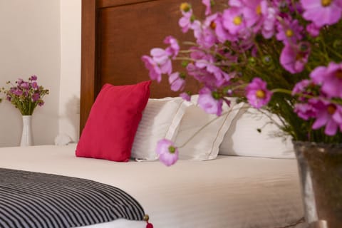 Studio | Premium bedding, in-room safe, individually decorated, laptop workspace