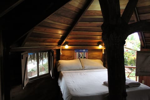 Standard Tree House | In-room safe, iron/ironing board, free WiFi, bed sheets