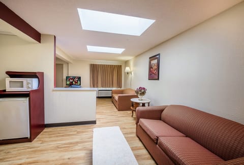 Suite, 1 King Bed, Non Smoking | Desk, blackout drapes, free cribs/infant beds, free WiFi