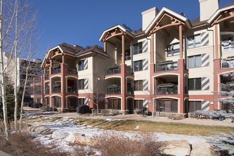 Condo, 2 Bedrooms | Exterior