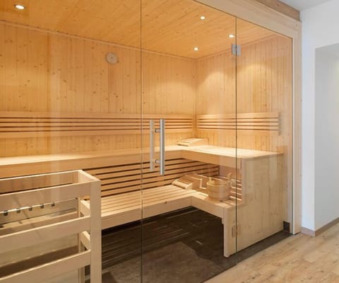 Sauna, steam room