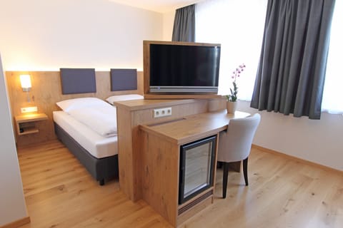 Comfort Double Room | Minibar, in-room safe, soundproofing, free WiFi