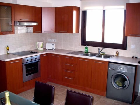 Villa, 3 Bedrooms | Private kitchen | Full-size fridge, microwave, coffee/tea maker