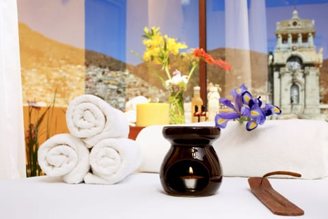 Aromatherapy, hot stone massages, Swedish massages, massages