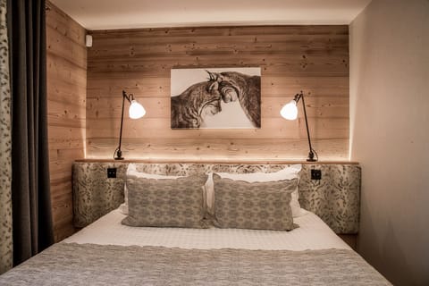 Chalet | Egyptian cotton sheets, premium bedding, pillowtop beds, minibar