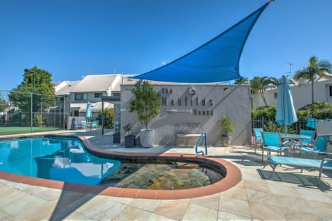 Outdoor pool, sun loungers