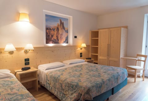 Suite | Down comforters, in-room safe, desk, blackout drapes