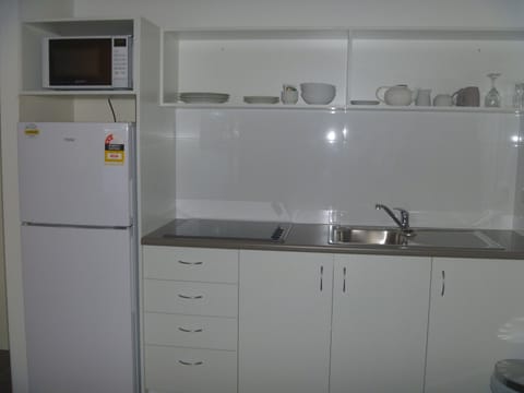 Standard Twin Room 1 Bedroom Apartment | Private kitchenette | Full-size fridge, microwave, stovetop, coffee/tea maker