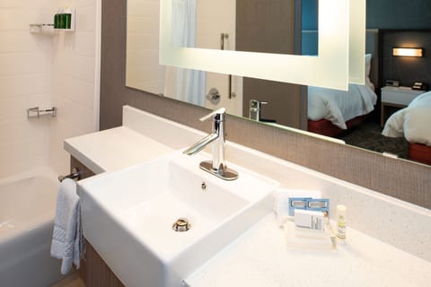 Suite, Multiple Beds, Non Smoking | Bathroom | Designer toiletries, hair dryer, towels, soap