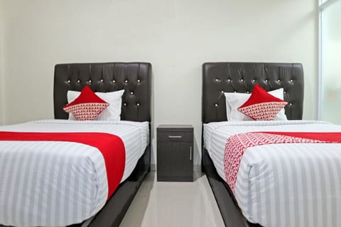 Standard Twin Room | Desk, free WiFi, bed sheets