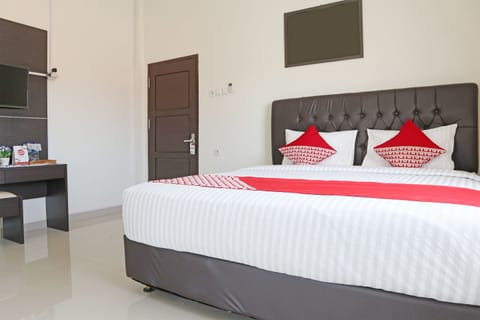 Deluxe Double Room | Desk, free WiFi, bed sheets