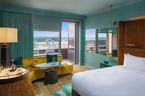 Premier Room, 1 King Bed, Pool View (Terrace) | 1 bedroom, premium bedding, down comforters, minibar