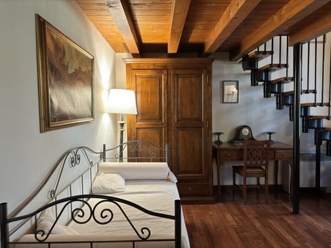 Suite | Premium bedding, down comforters, minibar, in-room safe