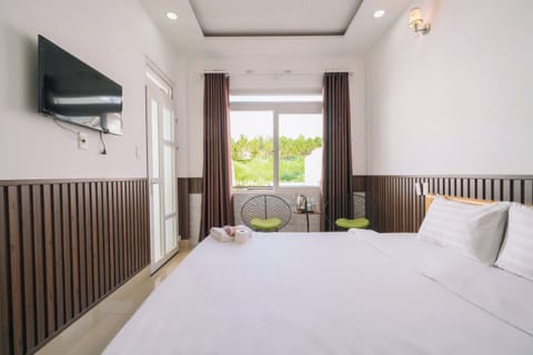 Double Room with Balcony | Premium bedding, memory foam beds, individually decorated