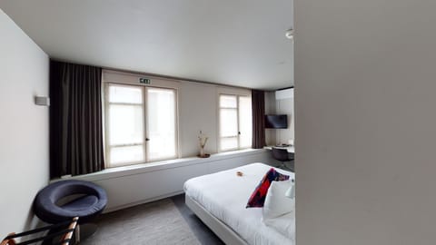 Deluxe Double Room | In-room safe, desk, blackout drapes, free cribs/infant beds