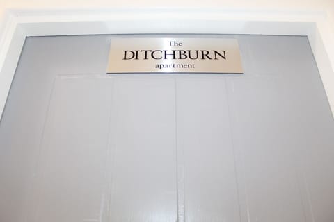 Deluxe Apartment, Jetted Tub (Reads Ditchburn ) | Lobby