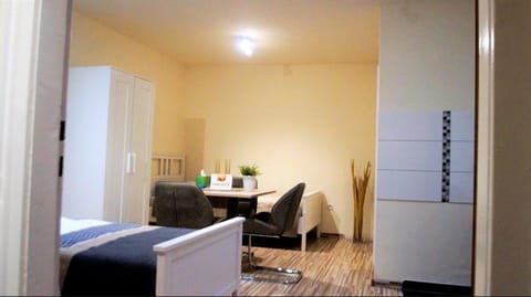 City Studio (Maye, incl. 60 EUR Cleaning Fee) | Iron/ironing board, free WiFi, bed sheets