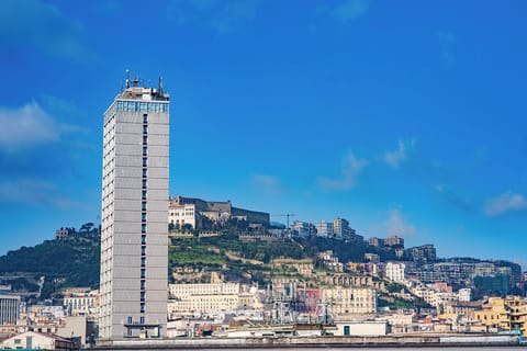 Camera matrimoniale vista mare - edificio separato - via a. de gasperi 55, 5 piano | Terrace/patio