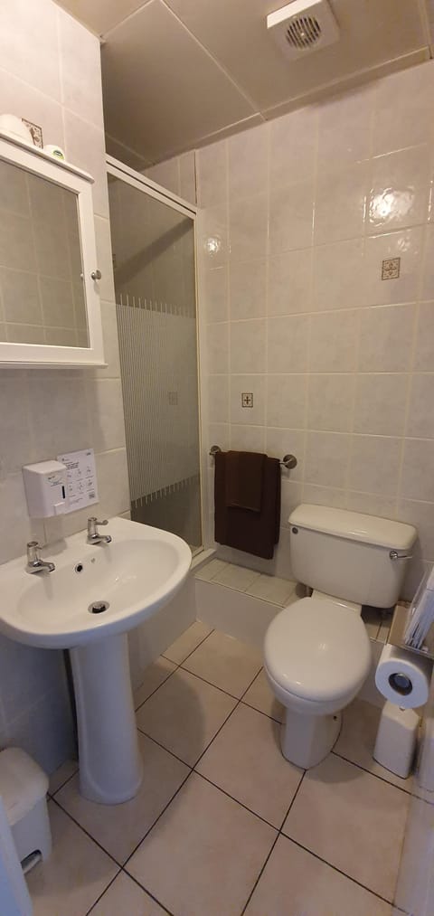 Single Room, Ensuite | Bathroom