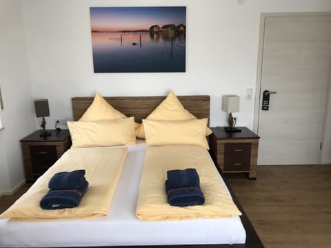 Comfort Double Room, Lake View | Premium bedding, free cribs/infant beds, free WiFi