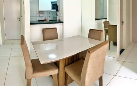 Apartment (404) | In-room dining