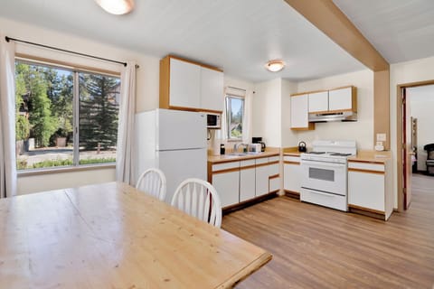 Cabin, Multiple Beds, Patio, Mountain View (111) | Private kitchen | Coffee/tea maker