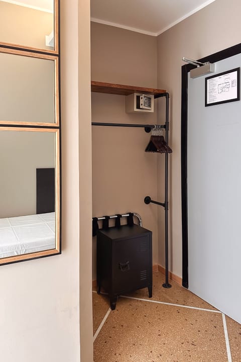 Standard Single Room | In-room safe, desk, blackout drapes, free WiFi