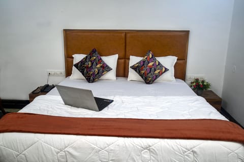 Laptop workspace, rollaway beds, free WiFi