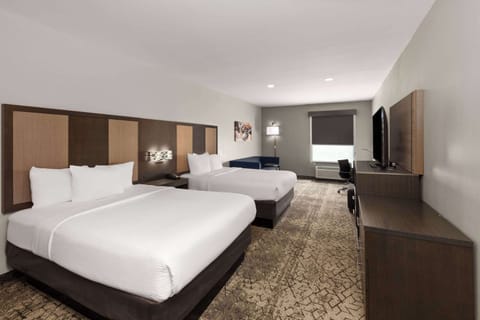 Executive Suite, 2 Queen Beds, Non Smoking | Premium bedding, pillowtop beds, desk, blackout drapes