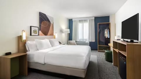 Pillowtop beds, desk, iron/ironing board, bed sheets