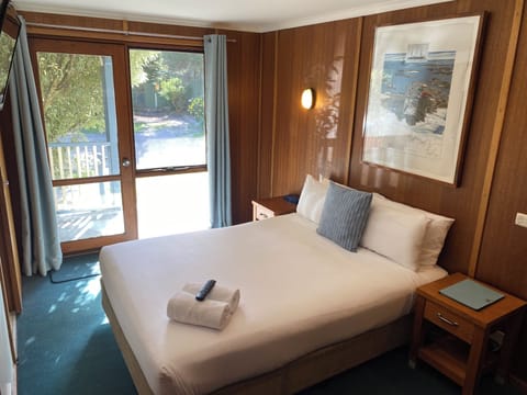 Family Suite with bunks (Motel) | Iron/ironing board, free WiFi, bed sheets