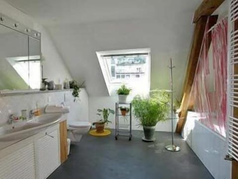 Double Room, Kitchen | Bathroom | Free toiletries, hair dryer, towels, toilet paper