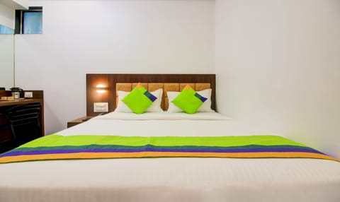 Basic Room | Desk, rollaway beds, free WiFi, bed sheets