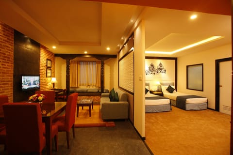 Family Suite, Ensuite, City View | Premium bedding, minibar, in-room safe, desk