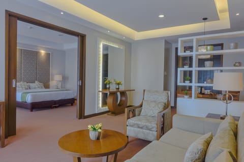 Presidential Suite | Living area | Flat-screen TV