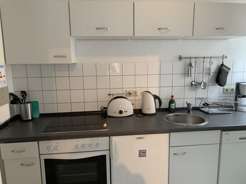 Studio | Private kitchen | Fridge, microwave, oven, stovetop