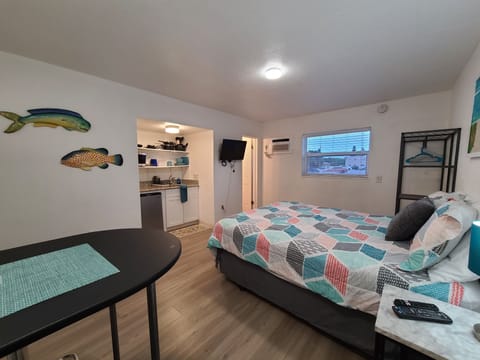 Standard Studio | Individually furnished, iron/ironing board, free WiFi, bed sheets