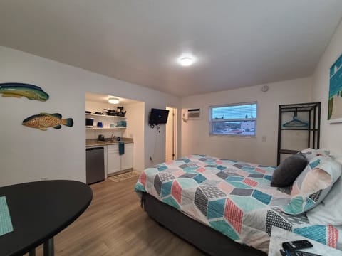 Standard Studio | Individually furnished, iron/ironing board, free WiFi, bed sheets