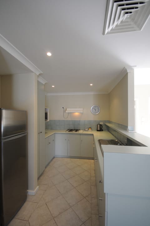 Family Apartment, 2 Bedrooms, 2 Bathrooms | Private kitchen | Full-size fridge, microwave, stovetop, dishwasher