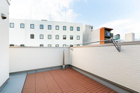 House, 4 Bedrooms | Balcony view