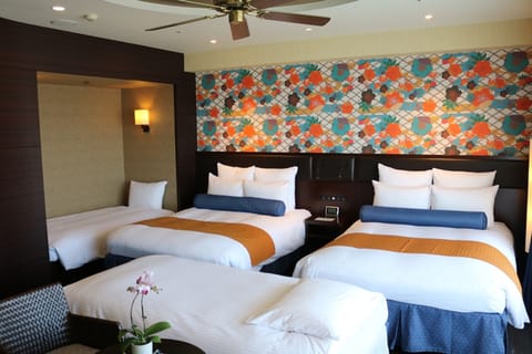 Spa Deluxe Twin Room, Non Smoking | In-room safe, desk, blackout drapes, iron/ironing board