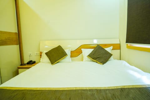 Luxury Double Room | Rollaway beds, free WiFi