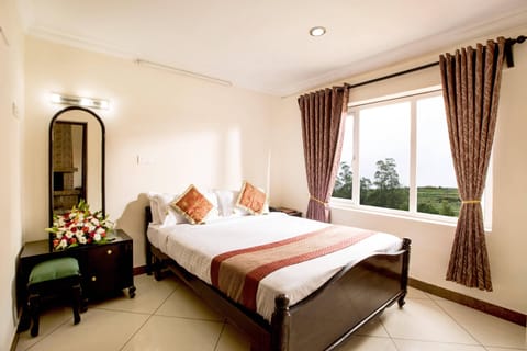 Executive Suite | Premium bedding, in-room safe, individually decorated