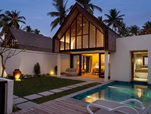 Beach Front Villa with Private Pool | Premium bedding, minibar, desk, free WiFi