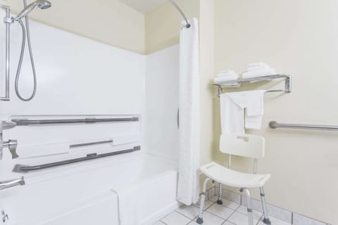 Room, 1 Queen Bed, Accessible | Bathroom | Combined shower/tub, hair dryer, towels