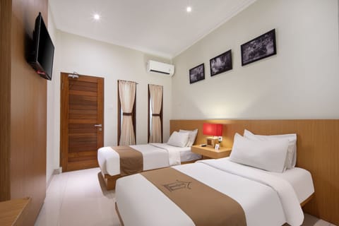 Minibar, desk, soundproofing, free WiFi