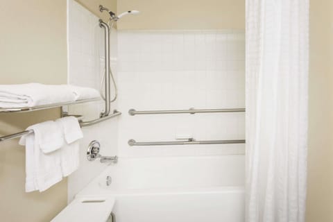 Room, Accessible | Bathroom | Free toiletries, towels